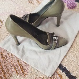 GUCCI Patent Leather Buckle Pumps